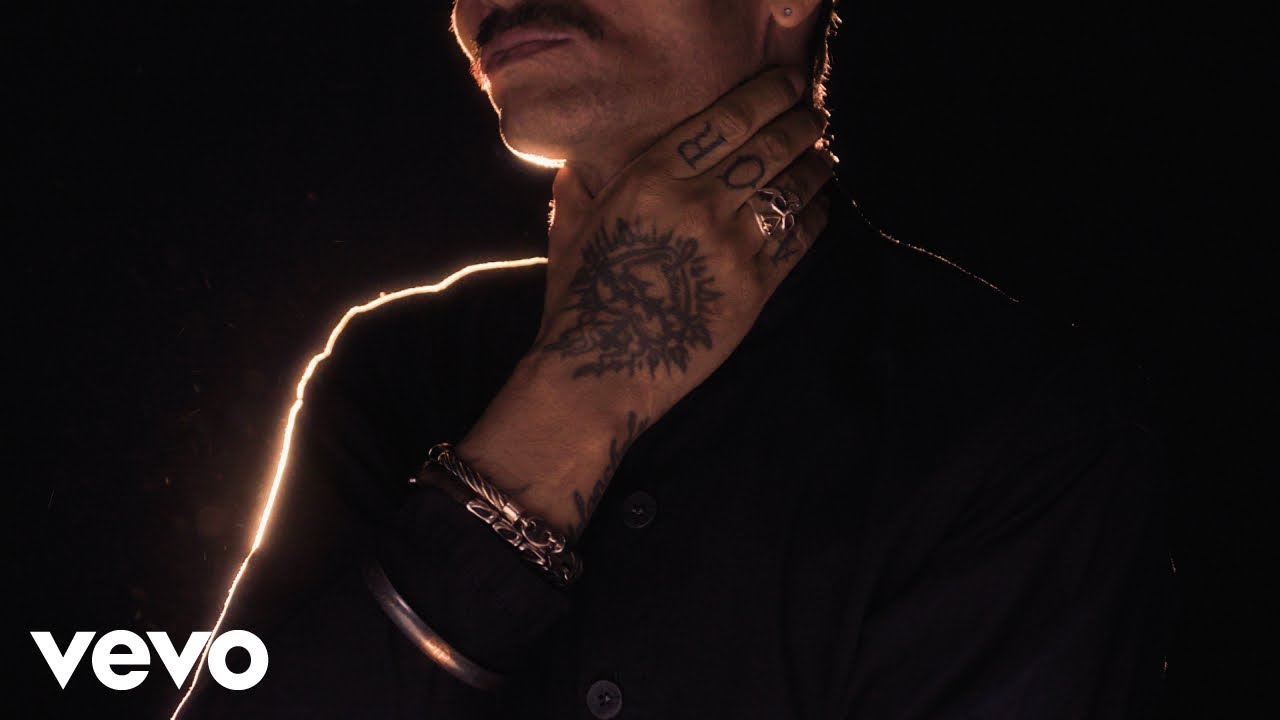 Draco Rosa - Fragancia de Una Flor (Official Video)