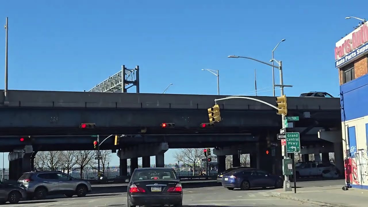 Driving Around Flushing in Queens, NY - Lots of Great Asian Tea Shops and Restaurants