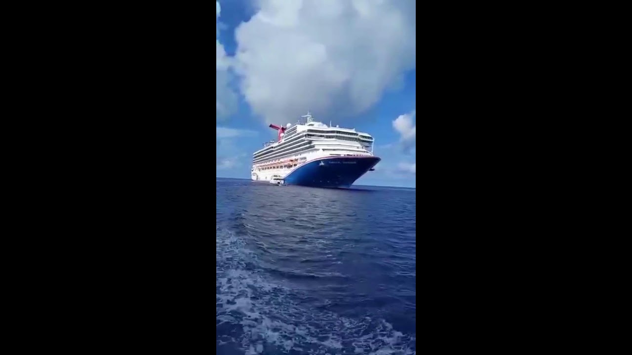 Carnival Sunshine anchored ⚓️  Silent live for WH thank you guys ❤️ 💙 💜