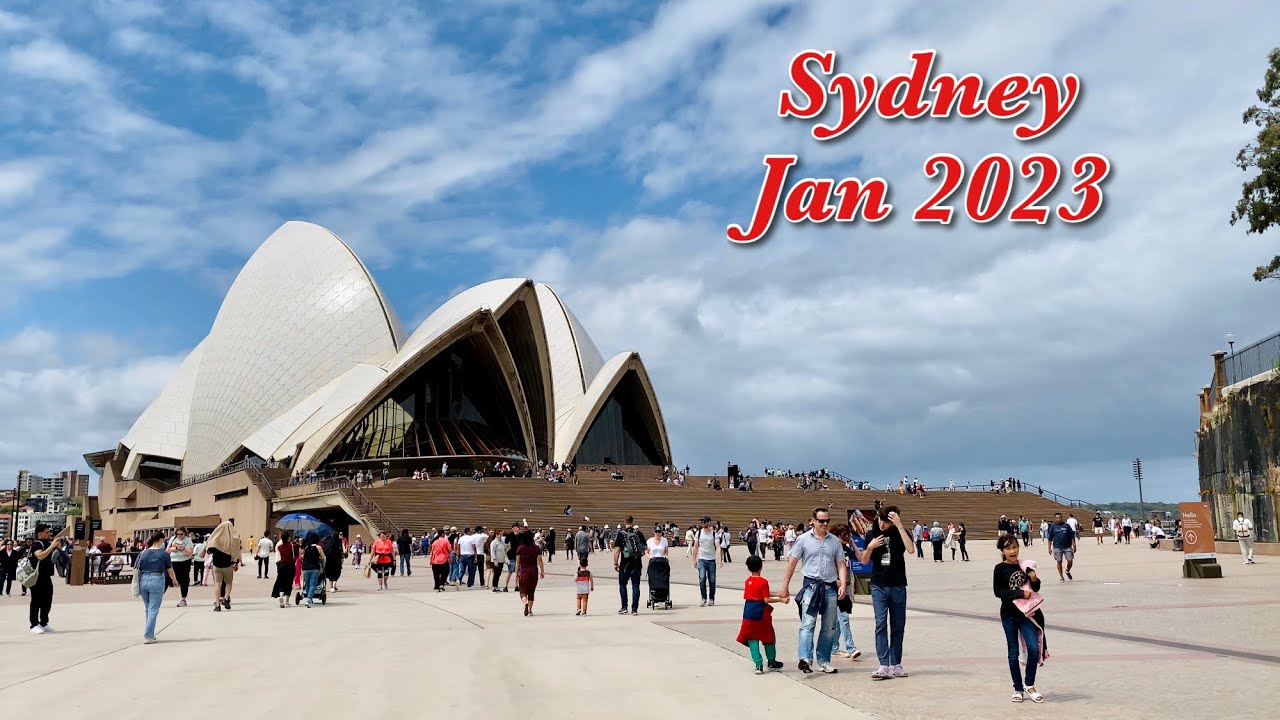 Sydney Harbour walking tour from Hickson Rd Reserve to Opera House | Sydney, Australia Jan 2023