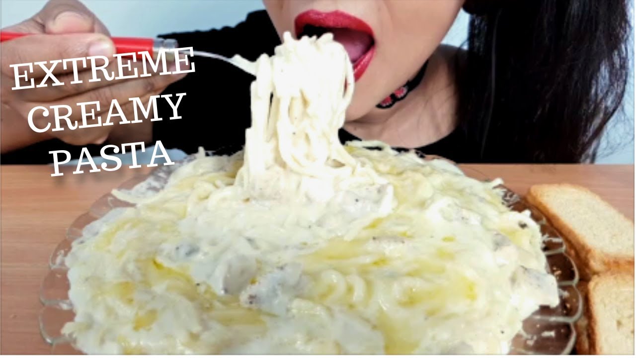 ASMR:CREAMY ALFREDO PASTA(EATING SOUNDS NO TALKING) CREAMY  PASTA