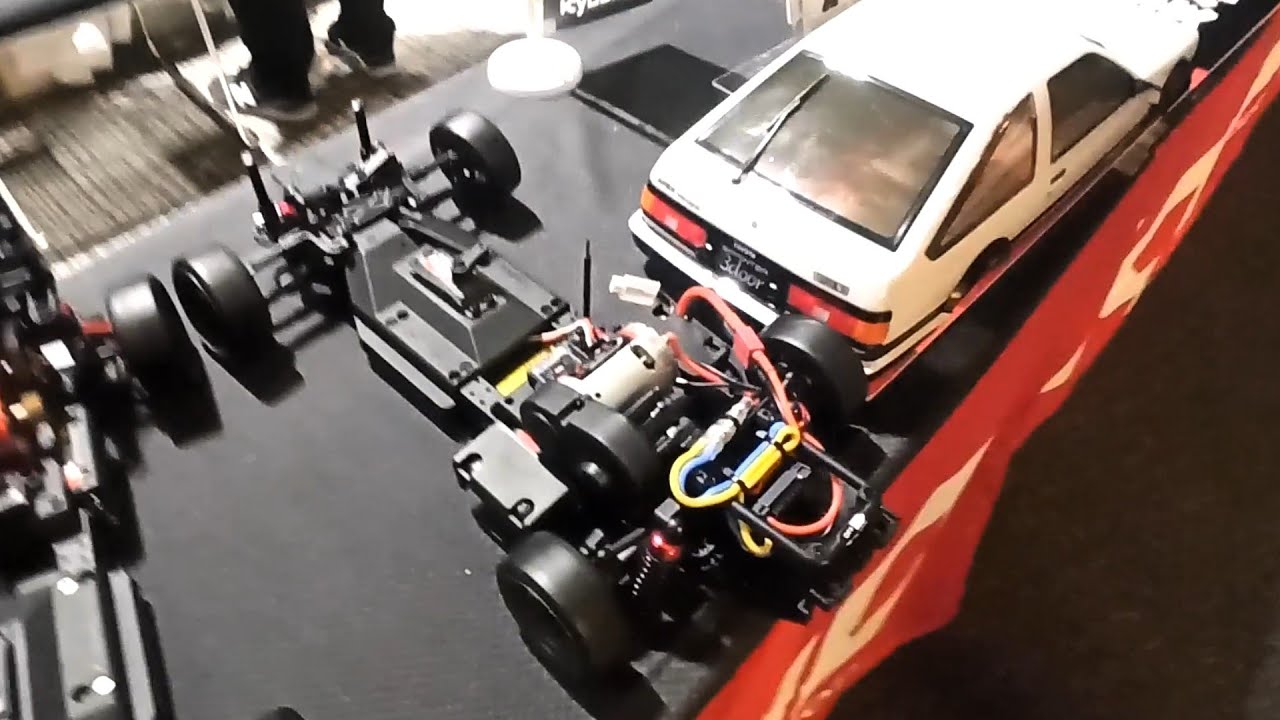 【速報】ミニッツカップ2024の会場で、話題の京商のドリフトマシンFAZER D2のお話を開発者の方に聞いてみました！