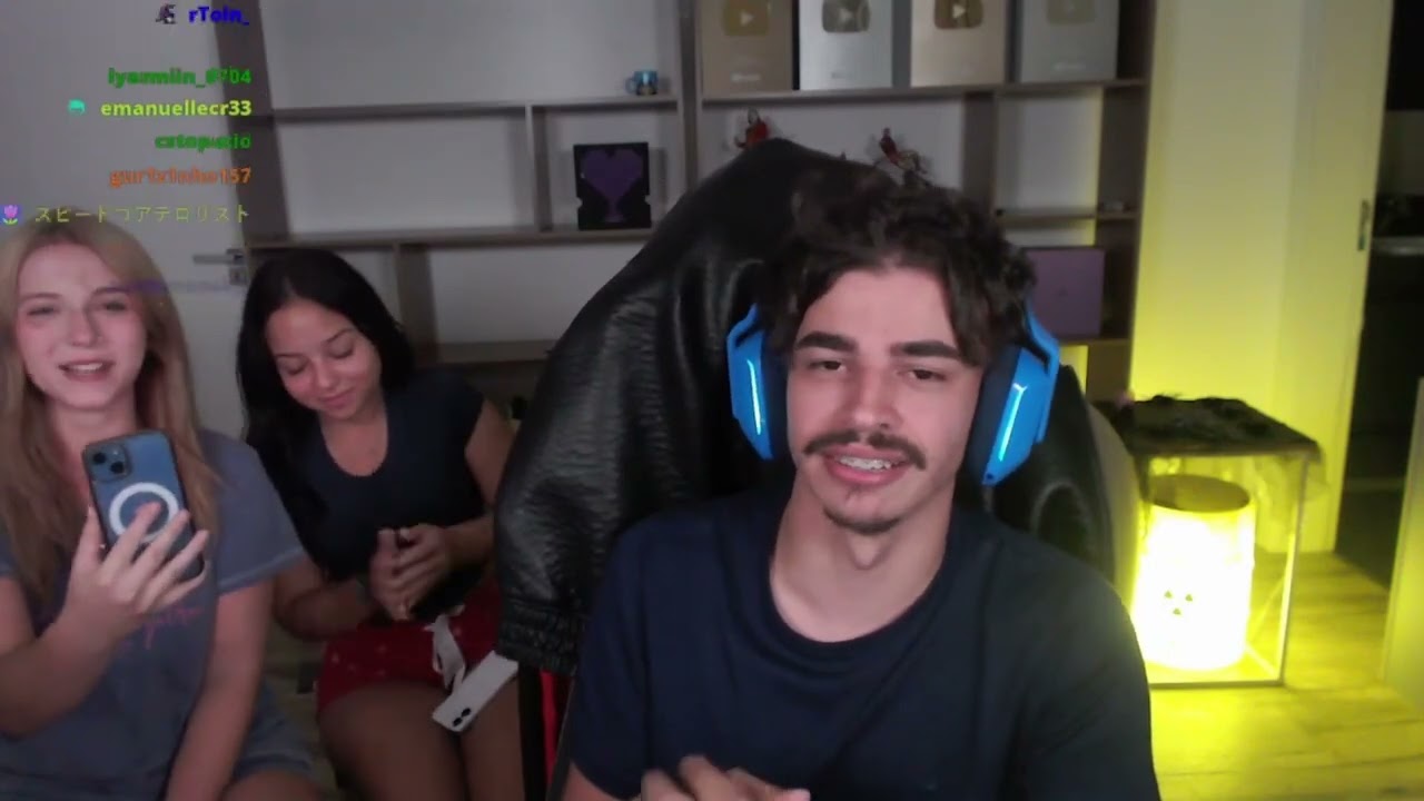 FÃS INVADEM A CASA DO BISTECONE KKKKKKKKK