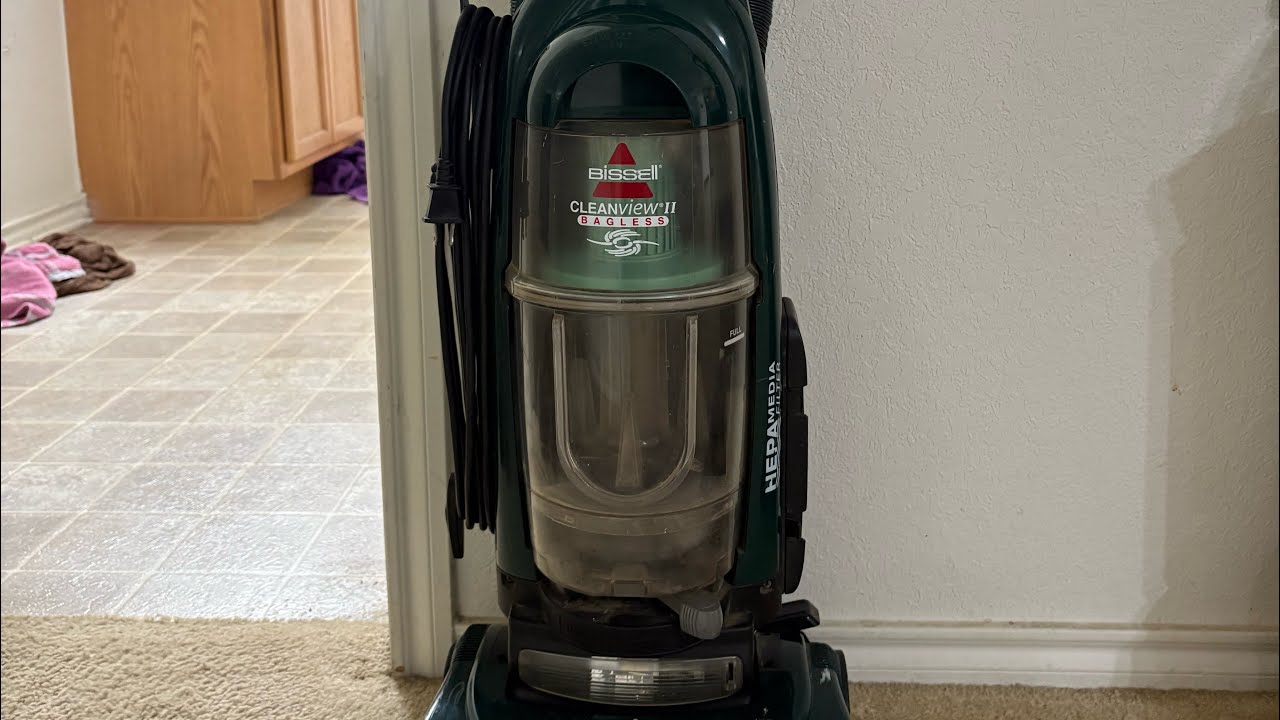Bissell Cleanview II Bagless: Acquisition & Test Run!  