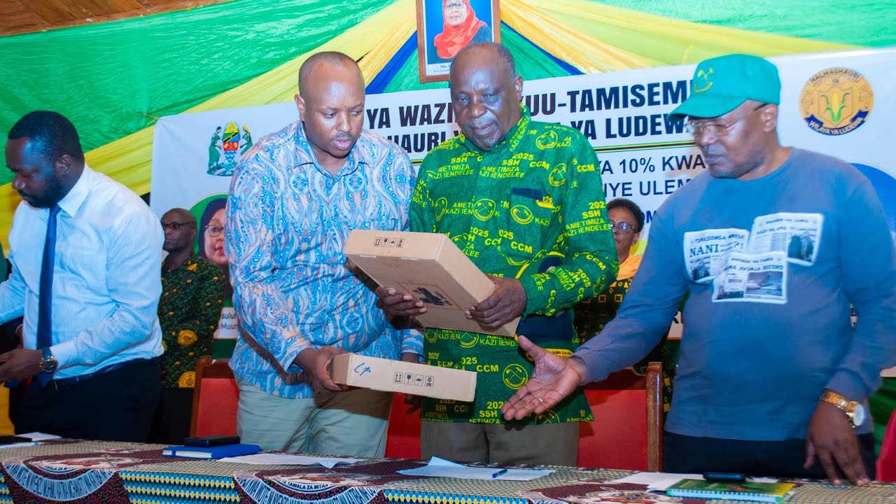 Maafisa Maendeleo ya Jamii wapewa kompyuta kuimarisha ufuatiliaji wa matumizi ya mikopo 10%.