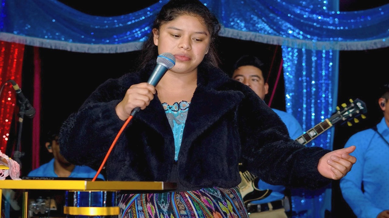 🕊Solista Clara Gladys 😭😥 Cantos y Coros con unciones de Dios🕊 junto a loa Hermanos