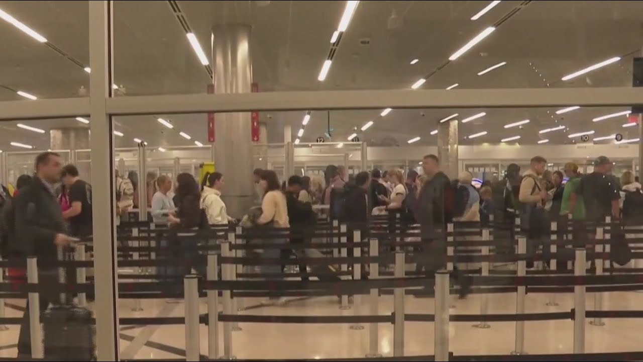 Winter storms disrupt flights at major US airports
