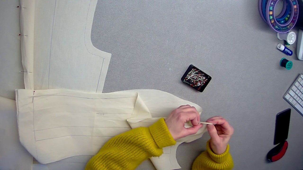 Creating muslin toile for the classic Chanel jacket