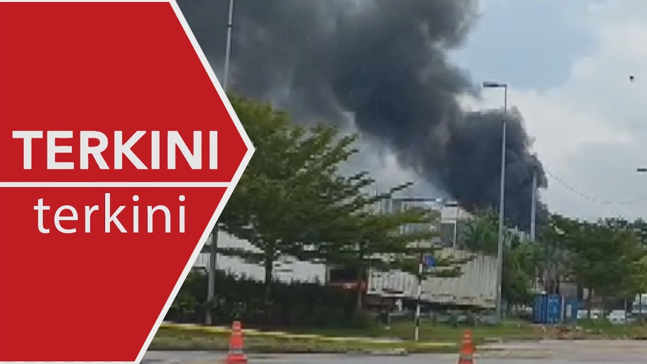 [TERKINI] Tiga kilang di kawasan perindustrian SILC, Johor terbakar