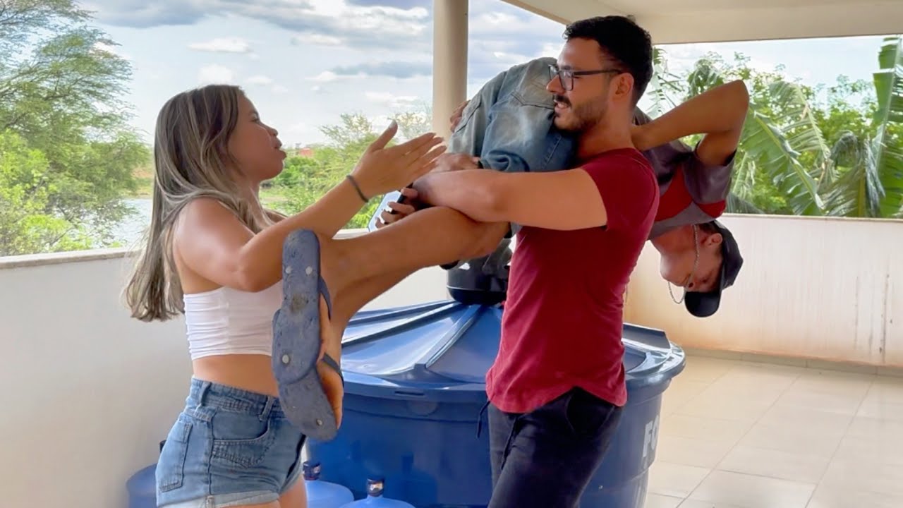 O MARIDO DE SOFIA PEGOU CHICO DE JEITO
