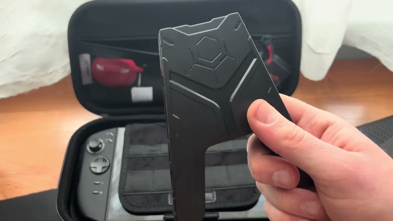 Lenovo Legion Go 2 Jsaux Mega Carry Case and Grip hands on