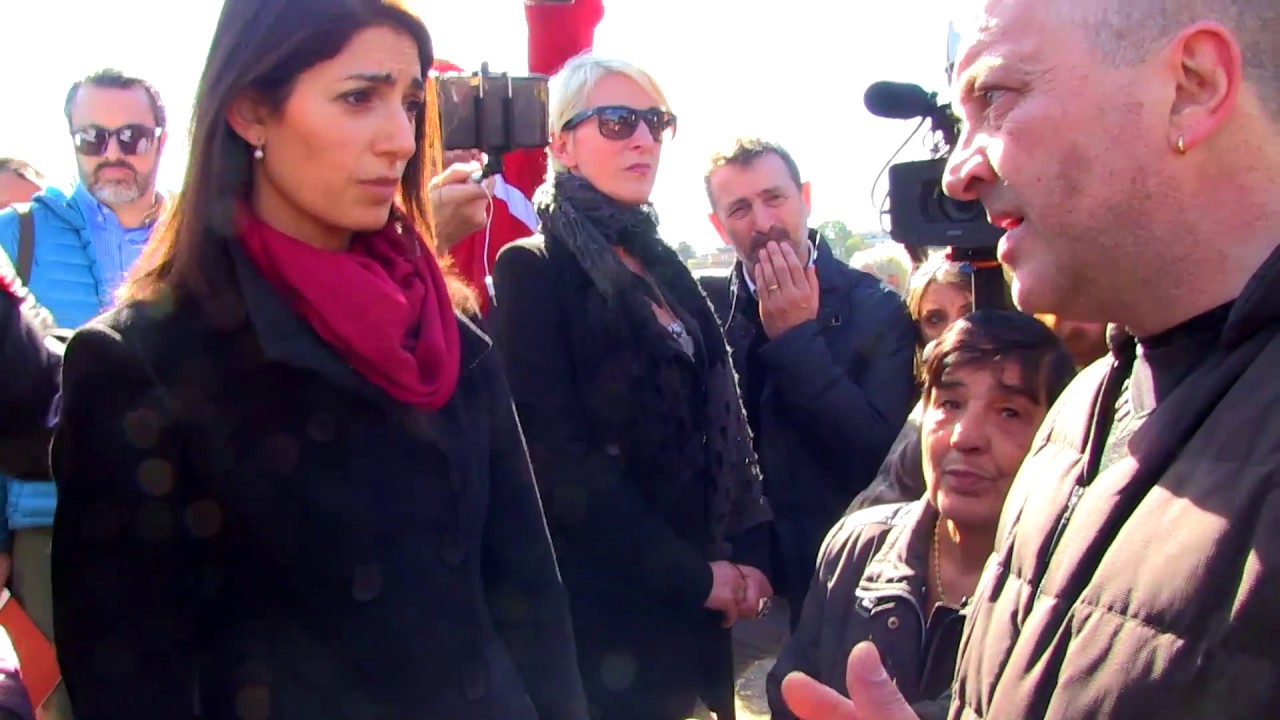 Arriva Raggi e si fa il restyling a ex Bastogi, i cittadini: “Pulite solo con telecamere!”