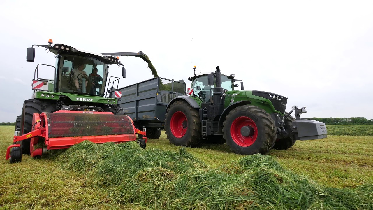 Holdingham Biogas 2018 Grass silage with Fendt Katana 85 and Fendt 1050