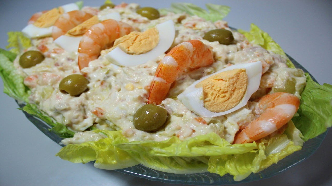 Ensaladilla rusa con atún y gambas