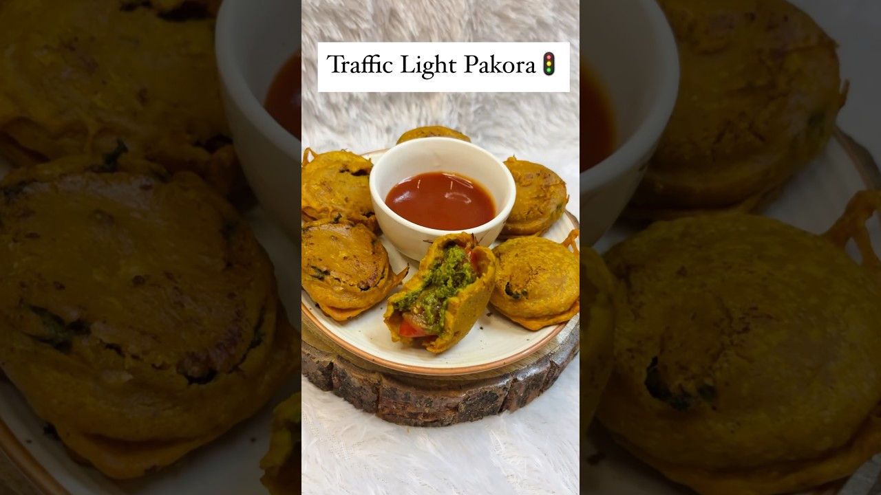 TRAFFIC LIGHT PAKORA🚦 #food #recipe #foodshorts #foodie #foodlover #easyrecipe #yummy #yum #pakora