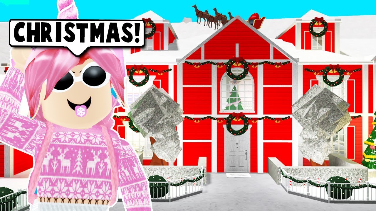 DECORATING MY MANSION FOR CHRISTMAS ON BLOXBURG! (Roblox)