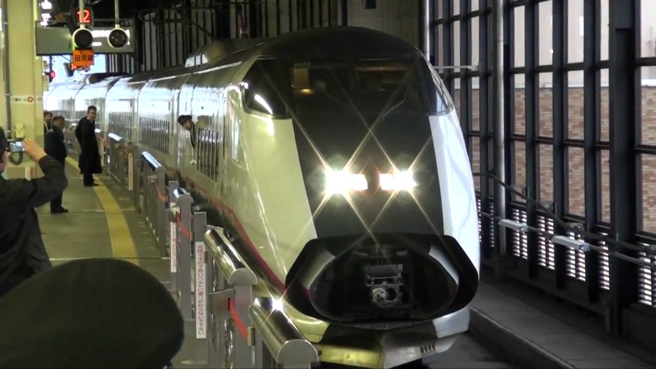 新幹線E2系＋E3系『はやて・こまち134号』 〜盛岡駅で連結・出発〜