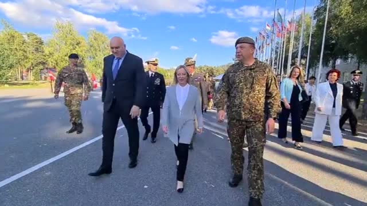 Meloni ai militari italiani in Lettonia: si vis pace para bellum