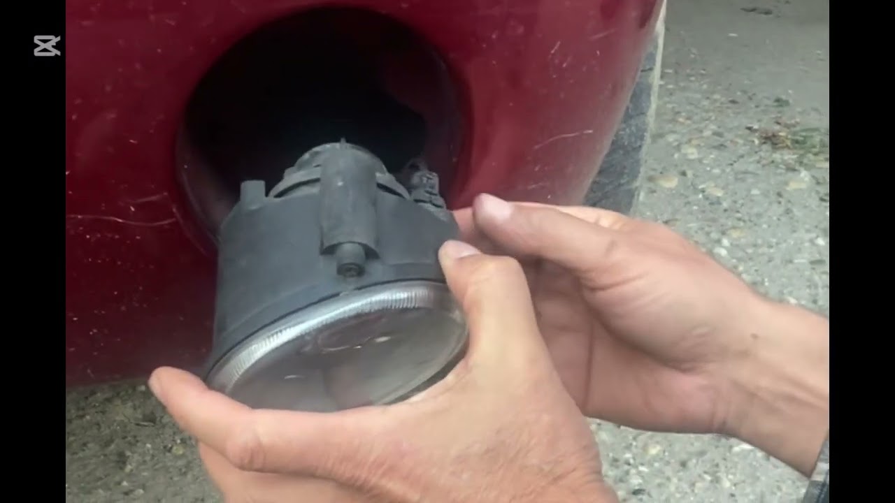 How to change fog light bulb in Twingo 1