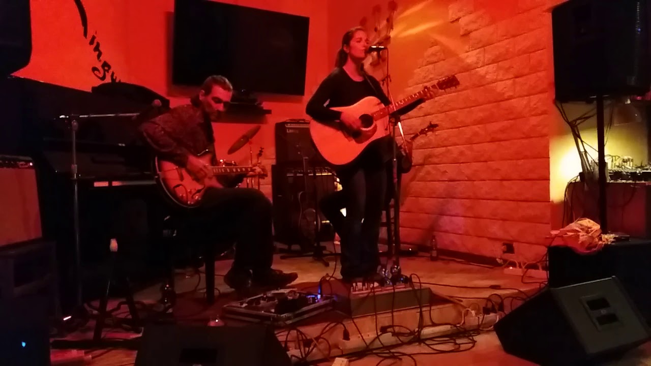 Charlie - Live in Carnate (MB)
