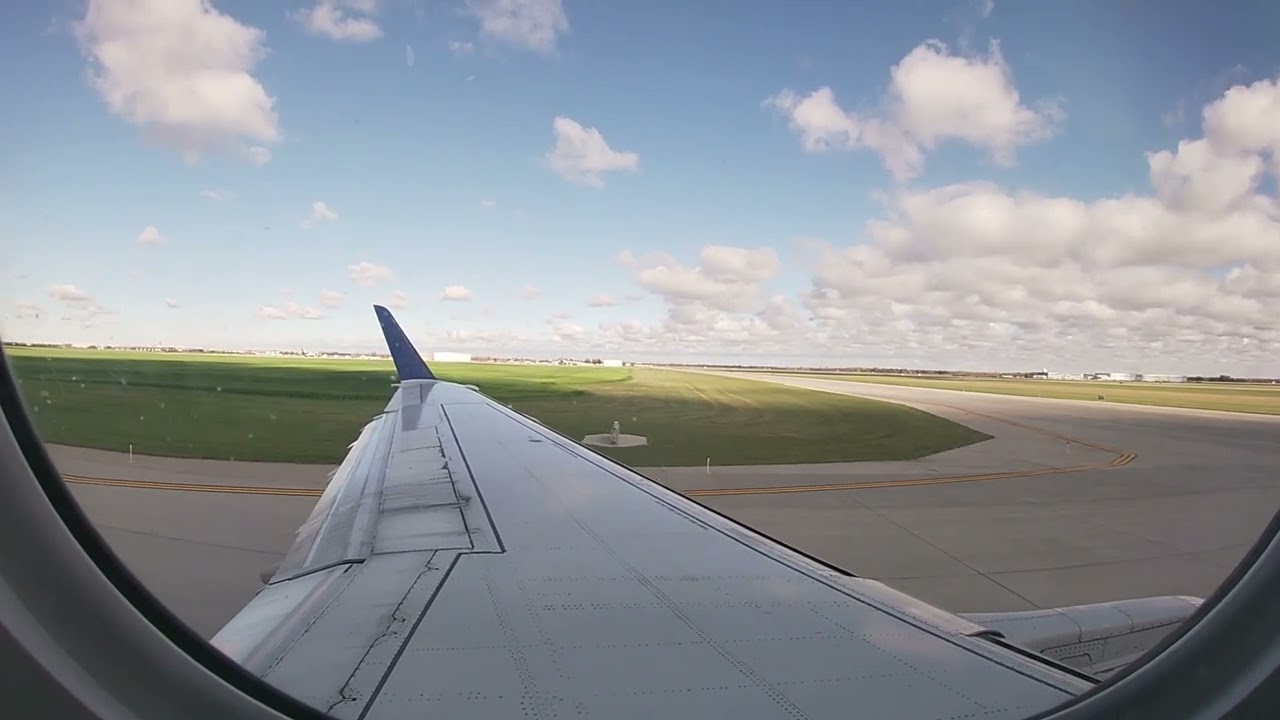 Take Off From (FAR) Fargo Hector International Airport - United Express (Airlines) - E170 -