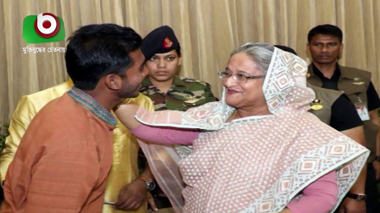 প্রধানমন্ত্রীকে পা ছুঁয়ে সালাম করলেন ডাকসু ভিপি নূর | New Elected VP Of DACCSU | Current News Today