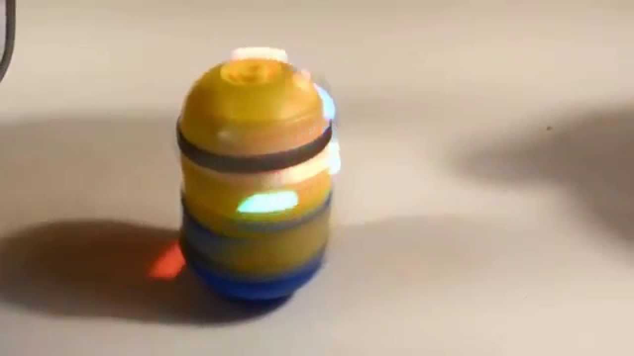 Minion Spinning Top 💨 Fast Action 😸 Exciting Music and Lights
