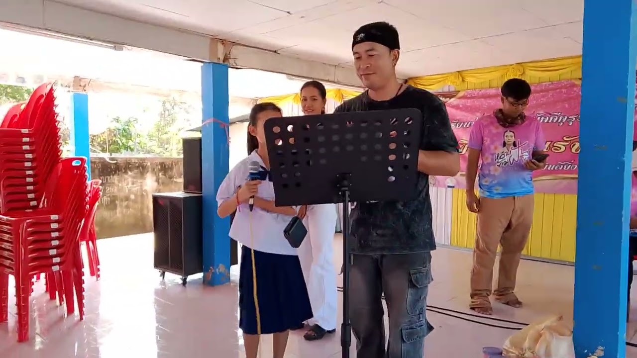 บ้านศรีวิไลน้องธิดาลาวขอขอบคุณอ้อมกอดพ่อๆแม่ๆทางออนไลน์จากใจ