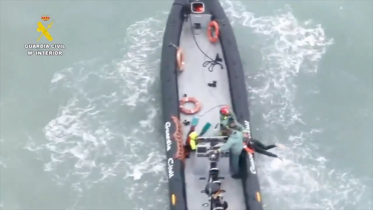 Así salva vidas la Guardia Civil en la frontera sur