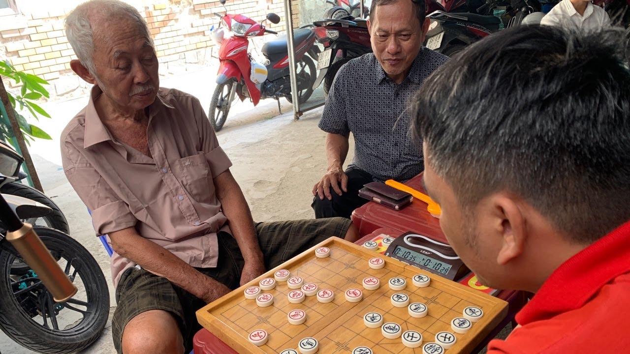 Trực tiếp . Minh La tái xuất khiêu chiến Chú Việt Xích Lô