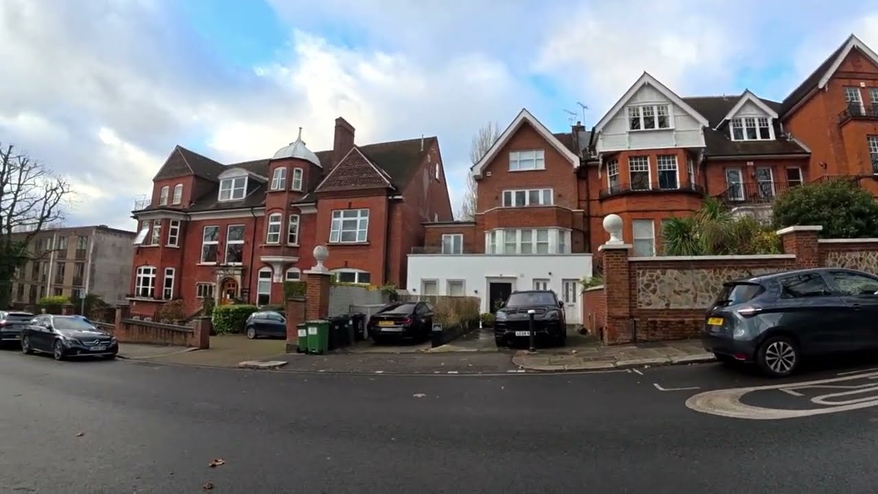 LONDON WALK HAMPSTEAD ,SWISS COTTAGE ,BELSIZE PARK