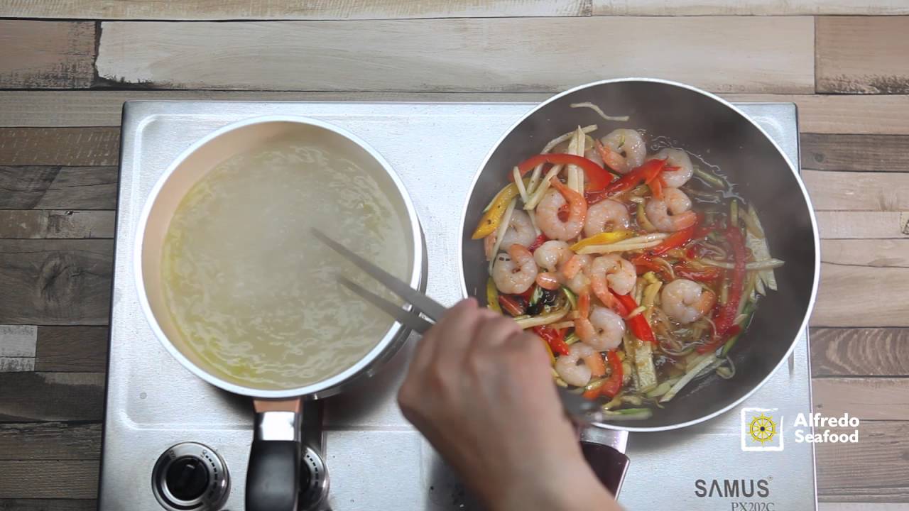 Retete Alfredo Seafood - Creveti cu paste de orez