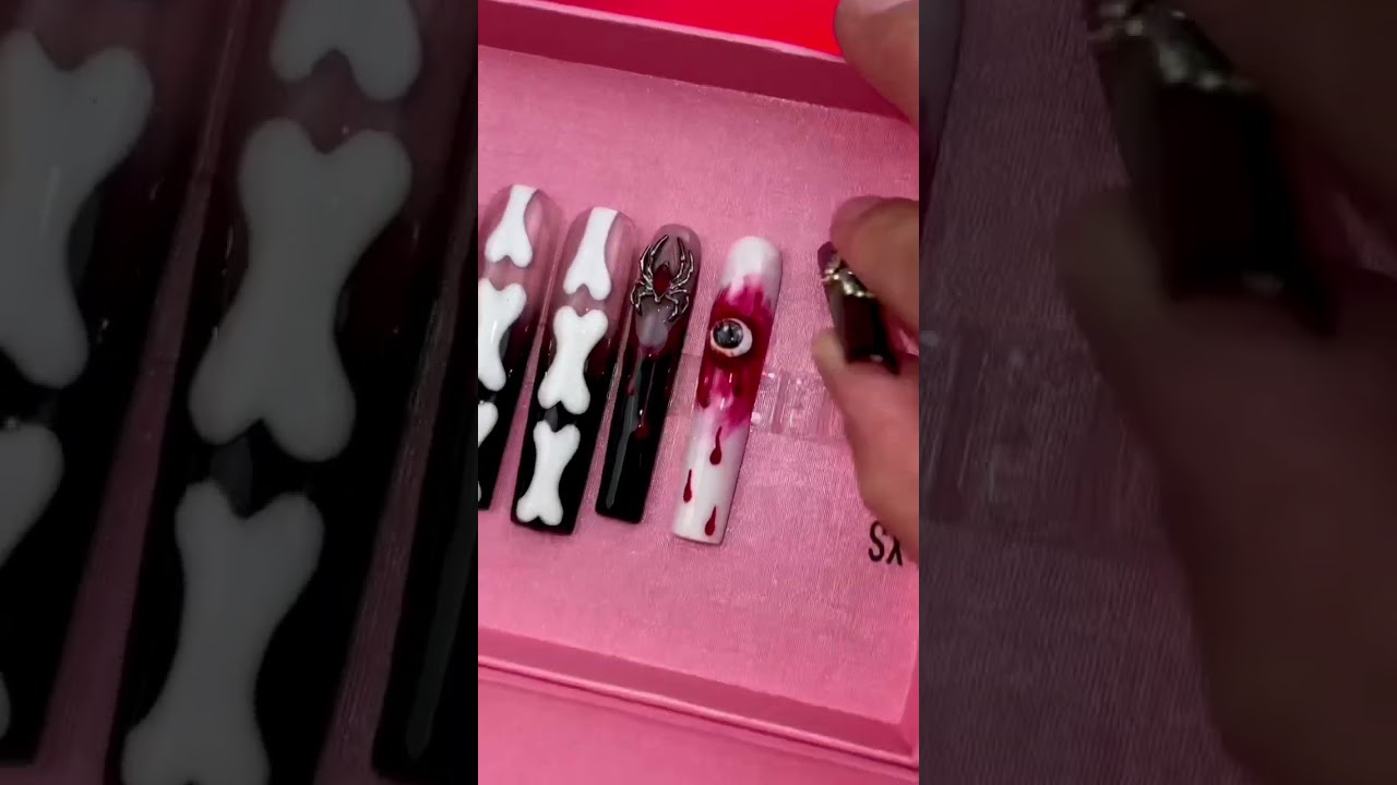 Do my nails with me 🩸🕷️ #halloween #halloweennails #nails #pressonnails #nailtutorial #diynails