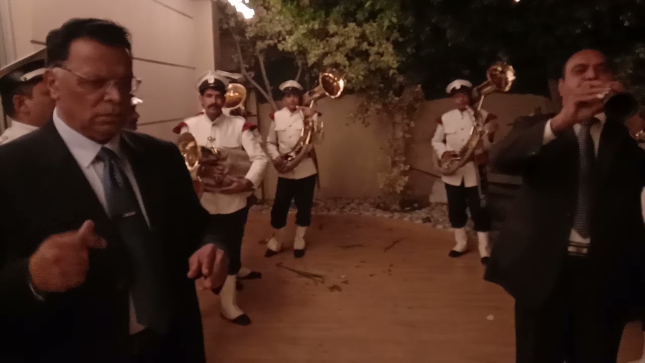 Babu band  rang mahal Lahore.              (song) deka tuje teo ho gay deewani