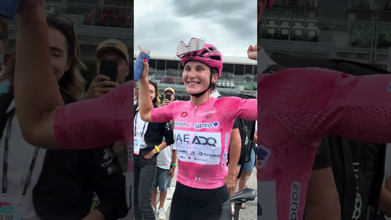 Pink hugs 🫂🩷#giroditaliawomen #wonderfulwomen #wow #magliarosa