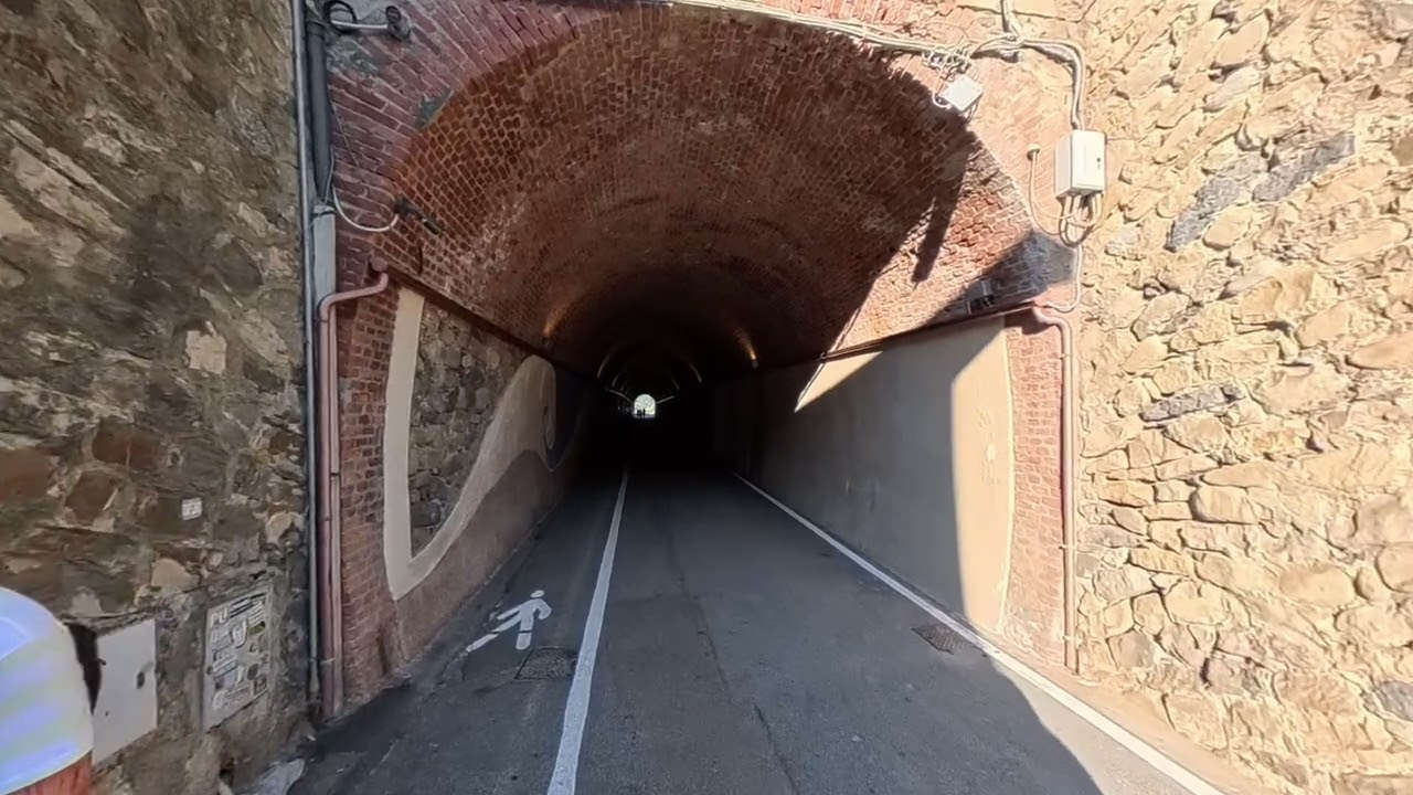 Liguria | Monterosso al Mare, Italy Walking Tour PART 1 - 5.7 60fps |  INSTA 360 X5 !