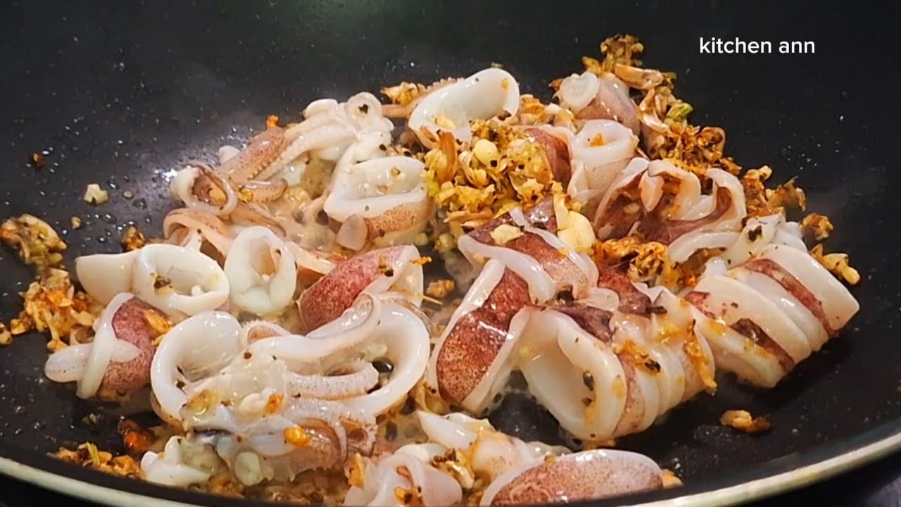 หมึกผัดกระเทียมพริกไทย ทำง่ายอร่อยมาก