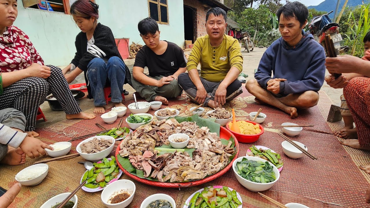 Biệt thự Đồi thông Sự Béo mở Đại tiệc toàn món ngon Tết trồng mía trên núi. Nguyễn Tất Thắng