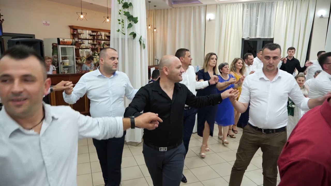 Shoqeria ne valle me çiftin, dasma Eltoni & Artemida Migen Hoxha Live
