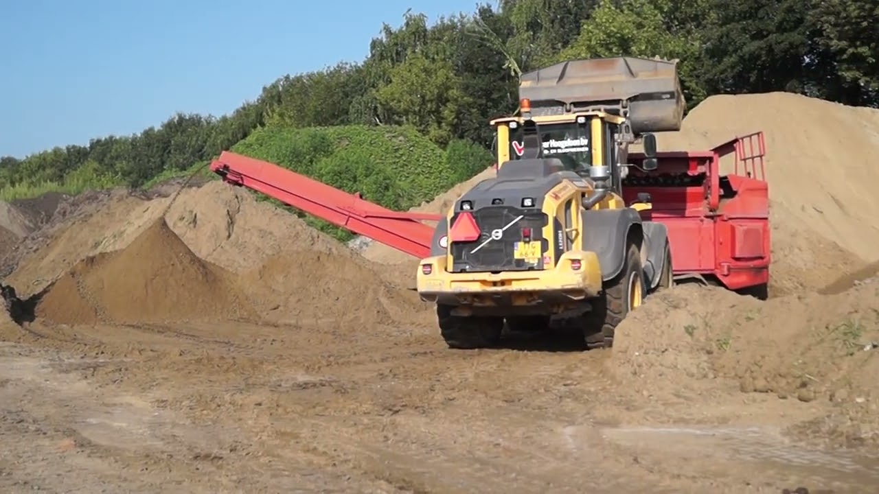 Visser Hoogeloon - Zand zeven met onze zeef
