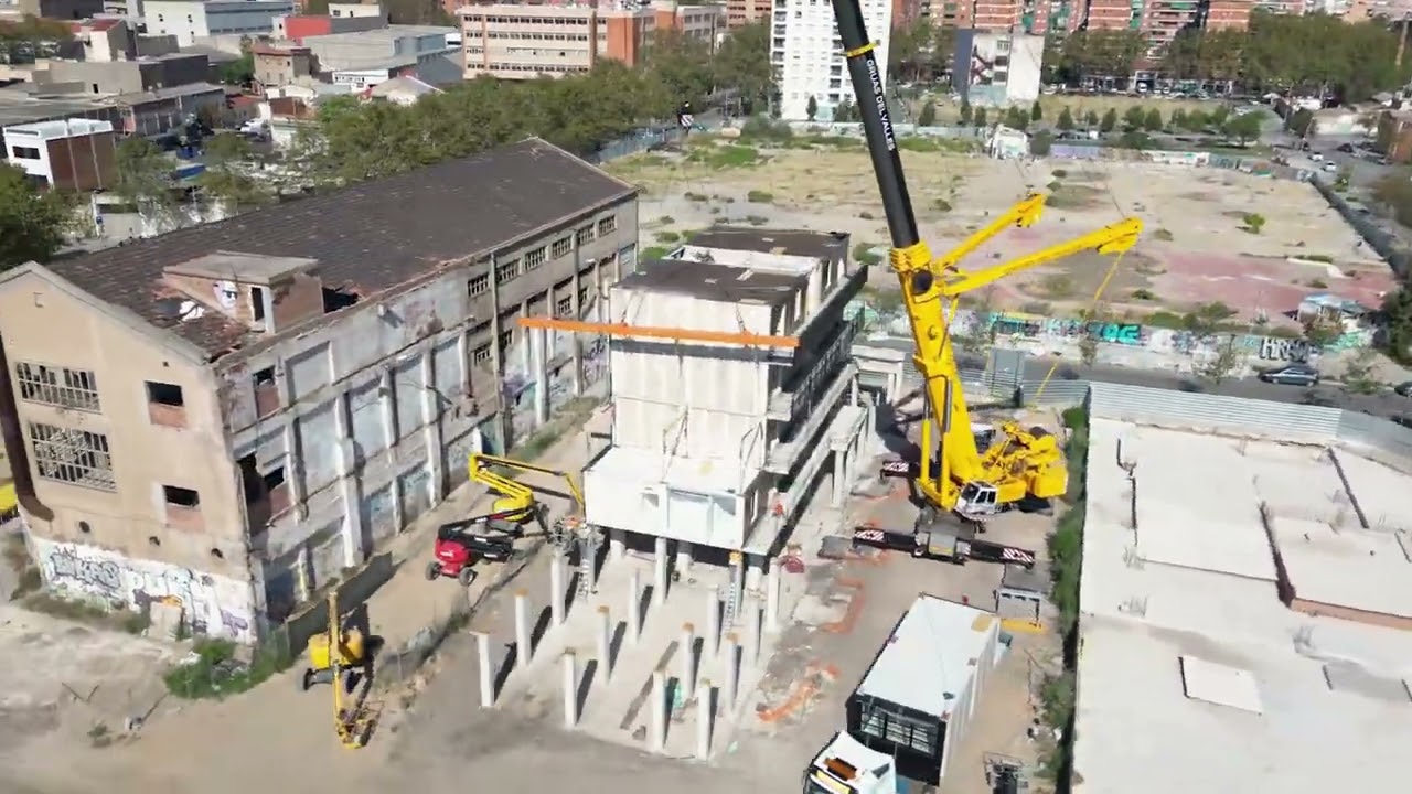 Proc&eacute;s de construcci&oacute; edifici modular Compact Habit