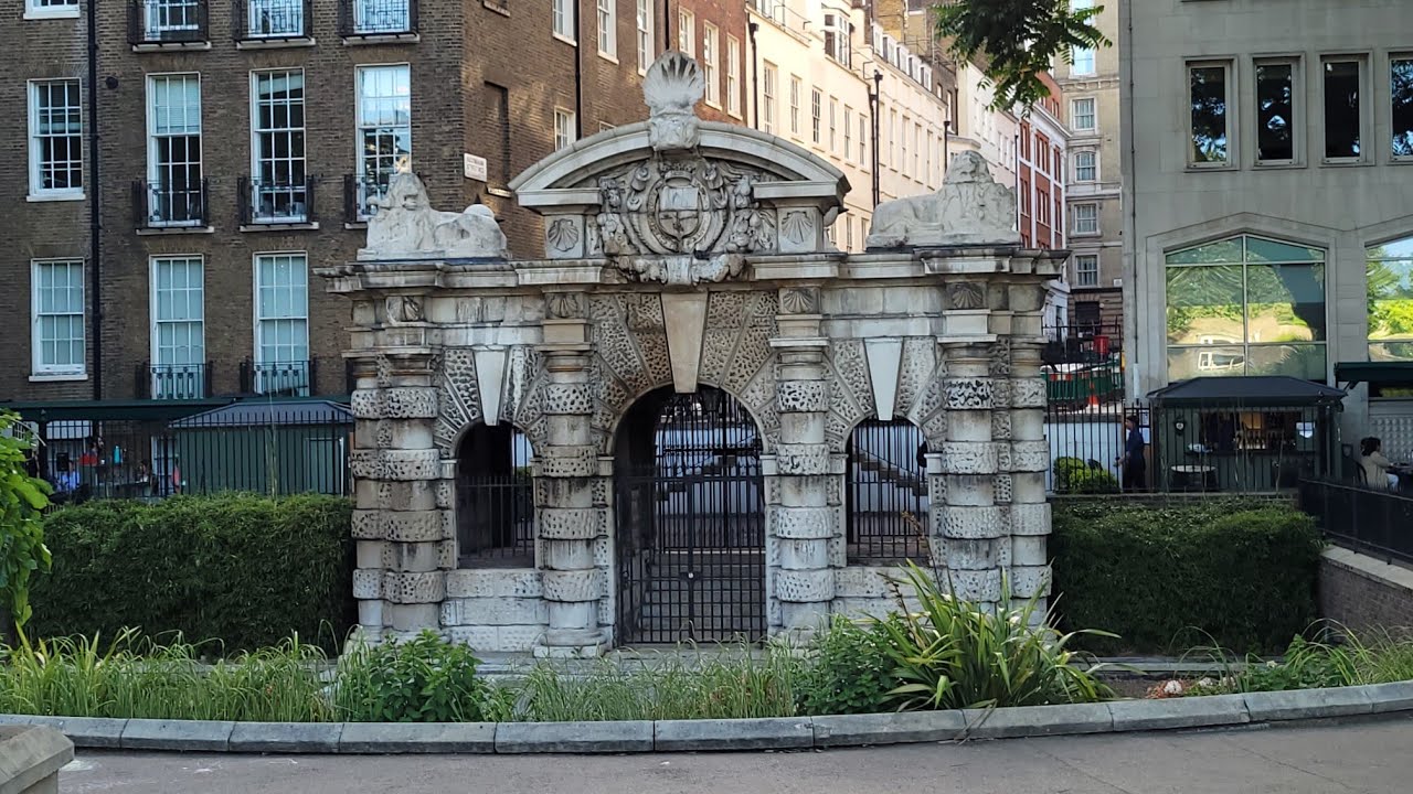 Victoria Embankment - A Beautiful Park That Used To Be The Thames....