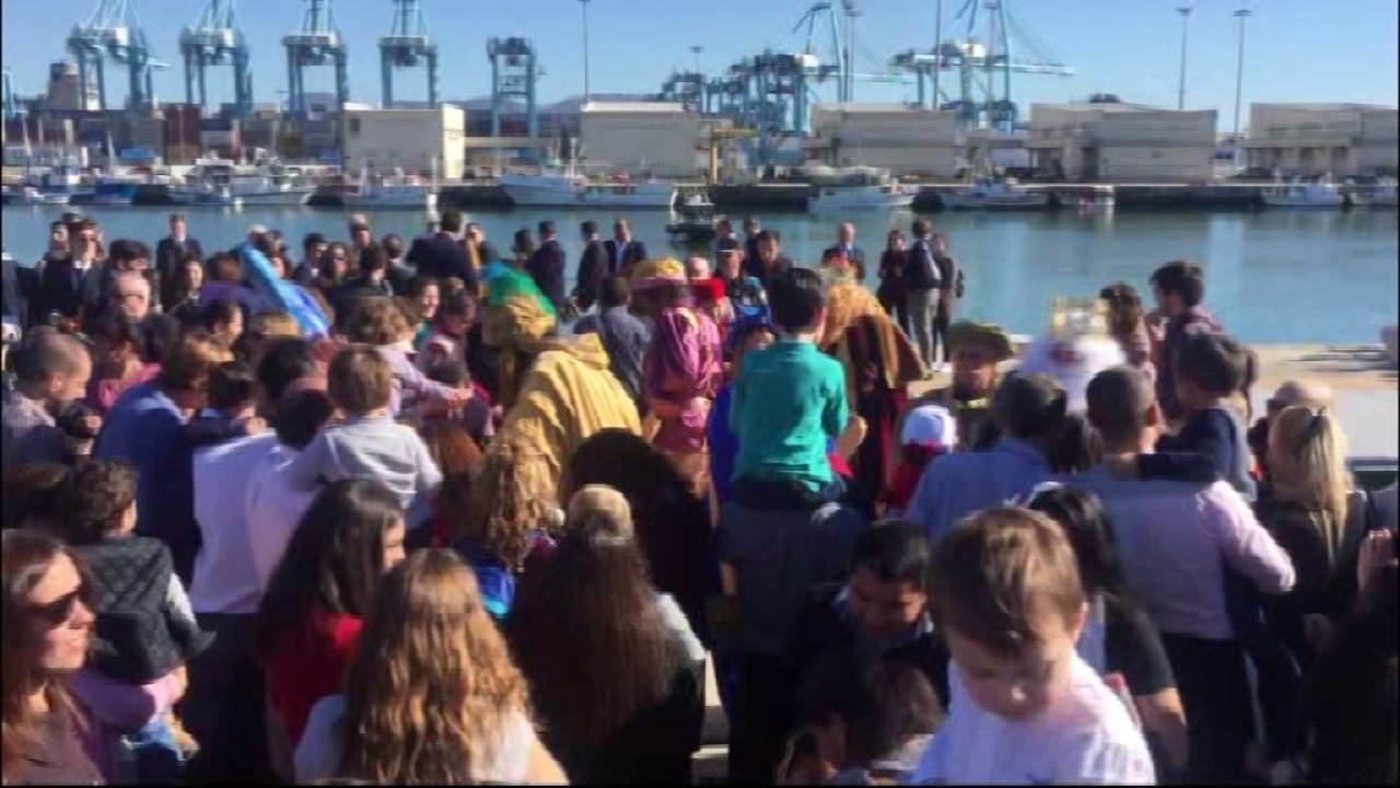 Arrastre latas y llegada Reyes a Algeciras 2017