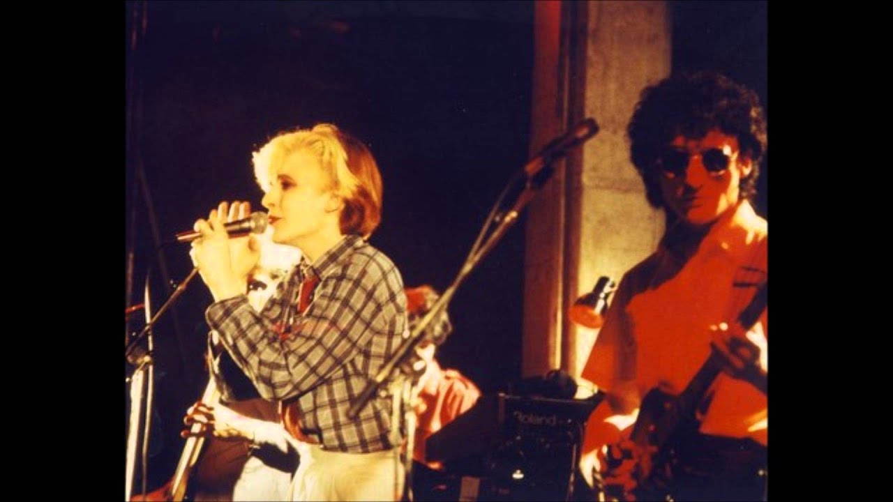 Fall in love with me - Japan (Live version) 7th May 1981. Nottingham Rock City