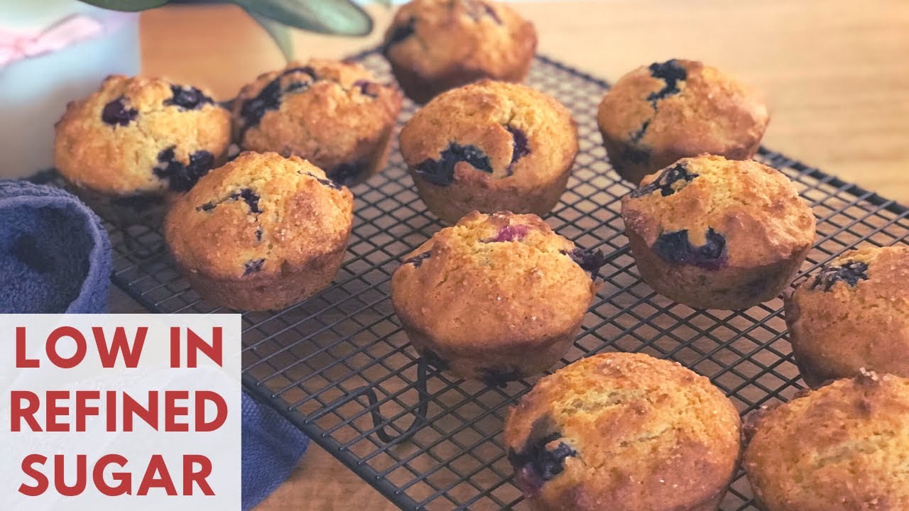 Healthy blueberry muffins (no white flour and refined sugar)