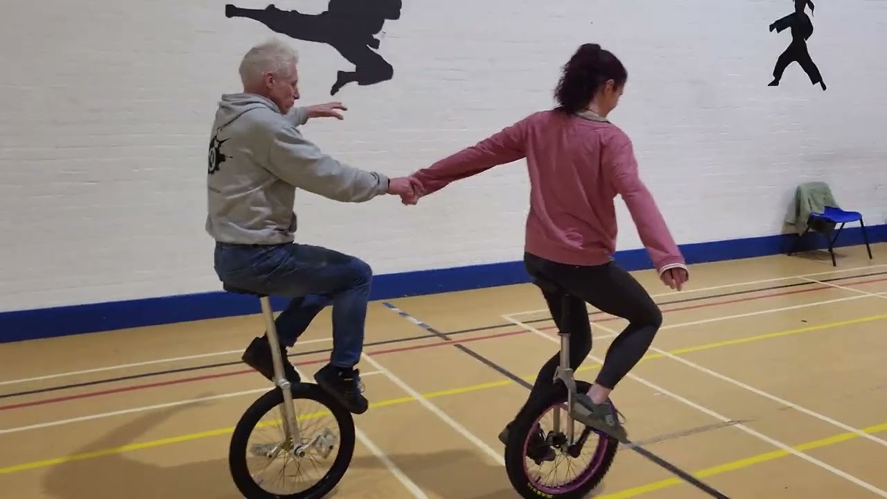 How to do a pull glide on a unicycle (Quicktip video)