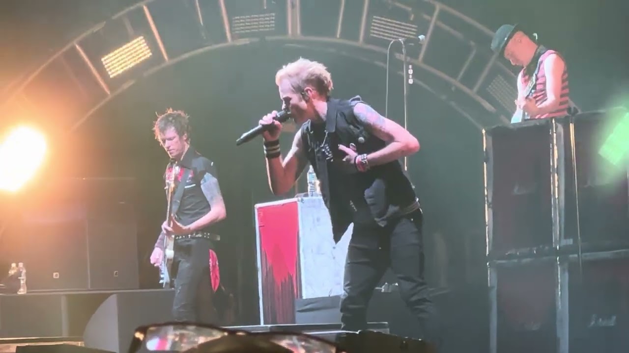 Sum 41 - We Will Rock You (Queen cover) - Live at Darien Lake, NY (Buffalo) on 8/20/23