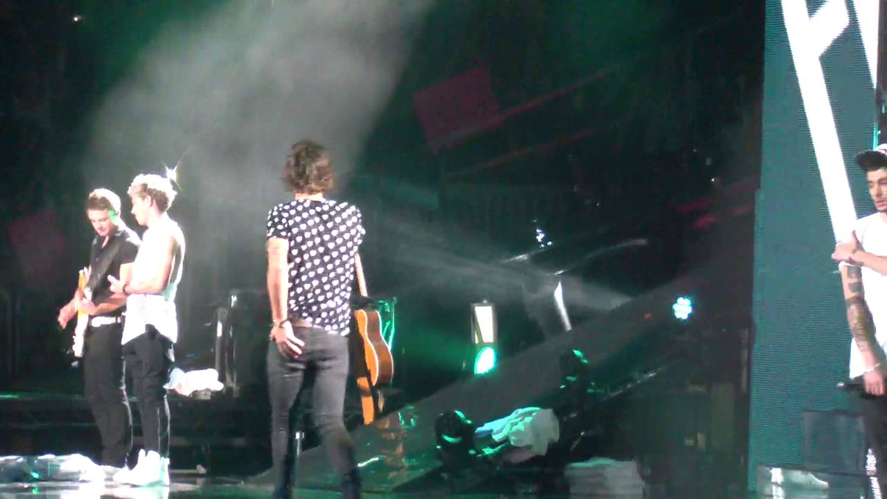 One Thing - One Direction (8/10/2013, L.A.)