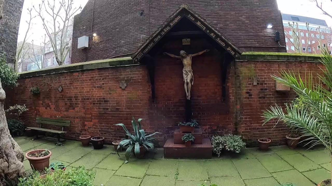 HIDDEN LONDON WALK 🇬🇧  Great Ormond Street,  Hatton Garden, St Etheldreda's RC Church  Walking Tour