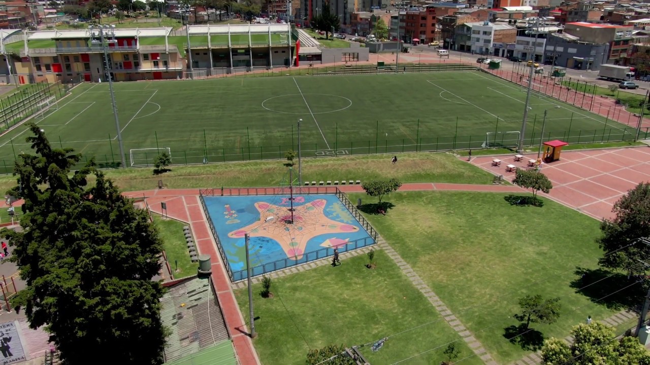 VOLANDO EN DRONE 4K  -   BOGOTA-PARQUE ESTADIO OLAYA HERRERA - COLOMBIA